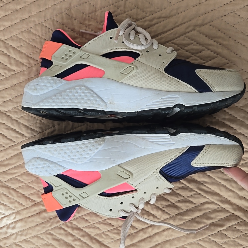 Nike Women's Navy and Pink Sneakers - Picture 9 of 13